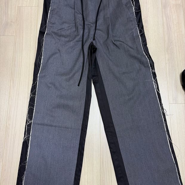 오픈와이와이 프론트 스트라이프 레이어드 팬츠