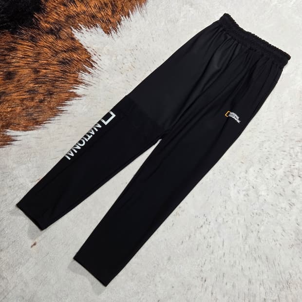 내셔널지오그래픽 블랙 트랙팬츠