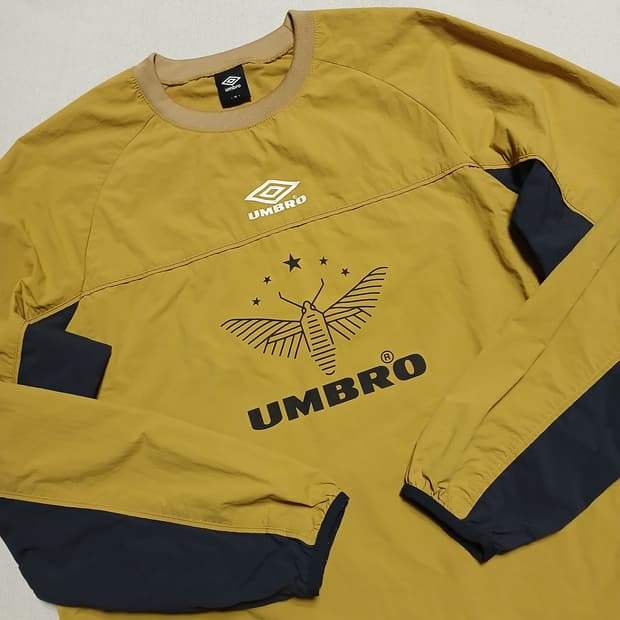 umbro 엄브로 돌섬FC 콜라보 웜업 맨투맨 바람막이