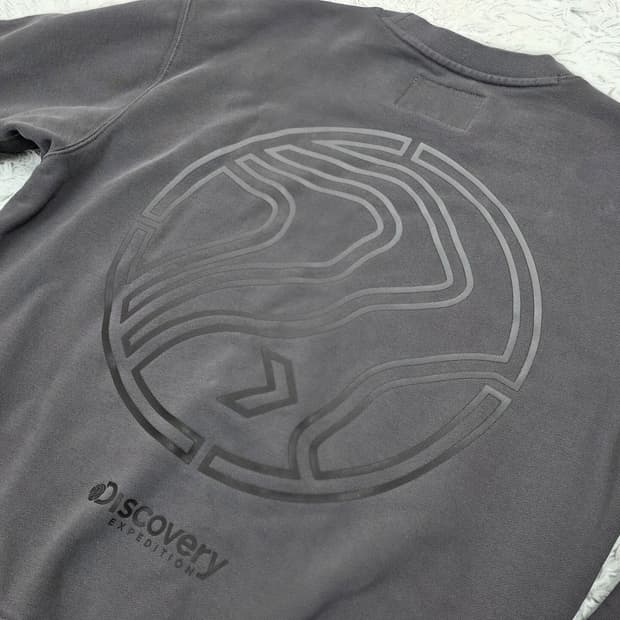 디스커버리 익스페디션 그라데이션 지구 로고 맨투맨 90