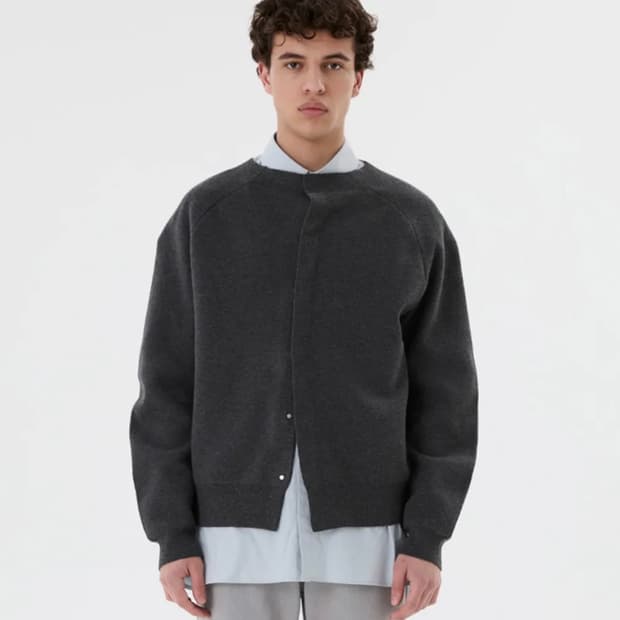 25fw 아모멘토 라운드 슬리브 가디건 차콜 L 판매합니다.