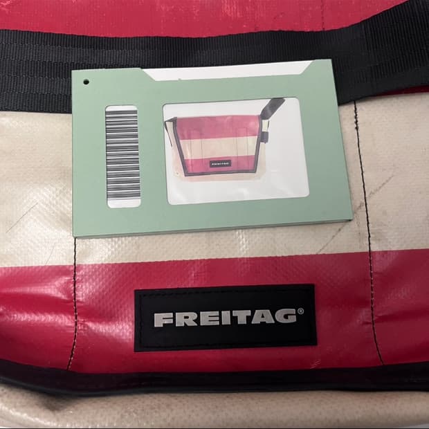 프라이탁 덱스터 흰빨 + 민트택