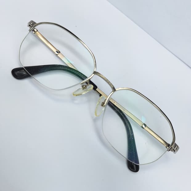 일제 공방 하이엔드 순티타늄 귀금속 세공 화이트골드 K1WG 반무테 안경