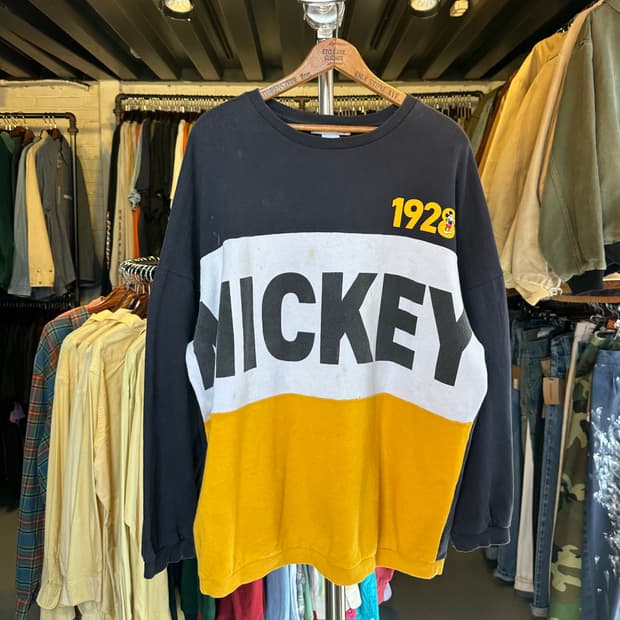 디즈니 미키마우스 프린팅 스웻셔츠