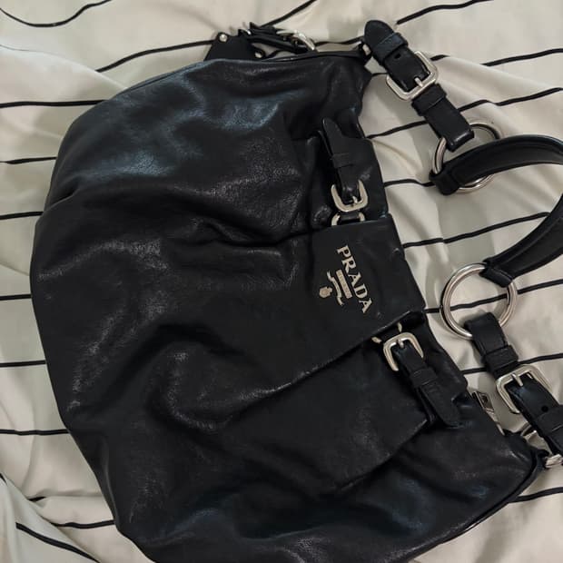 프라다 숄더백