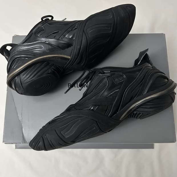 발렌시아가 타이렉스 블랙 43