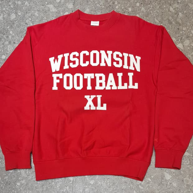 💥아웃스탠딩 위스콘신 풋볼 스웻셔츠 (S)