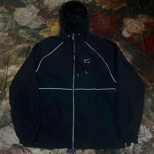 나이키 AIR 화이트 사이드라인 블랙바람막이 110