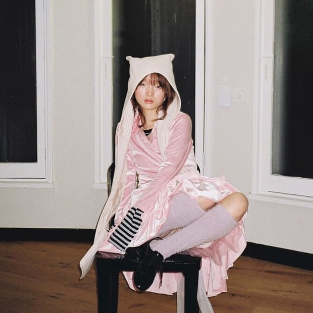 샵페어리 velvet round collar blouse