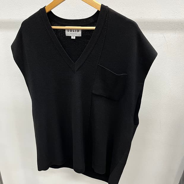 100-105) 솔리드옴므 니트베스트 