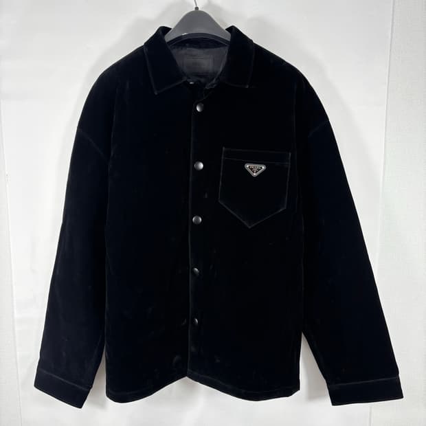 (24SS)프라다 삼각로고 블랙 벨벳 셔츠