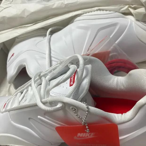 나이키 x 슈프림 콜라보 에어 줌 코트 포짓 화이트