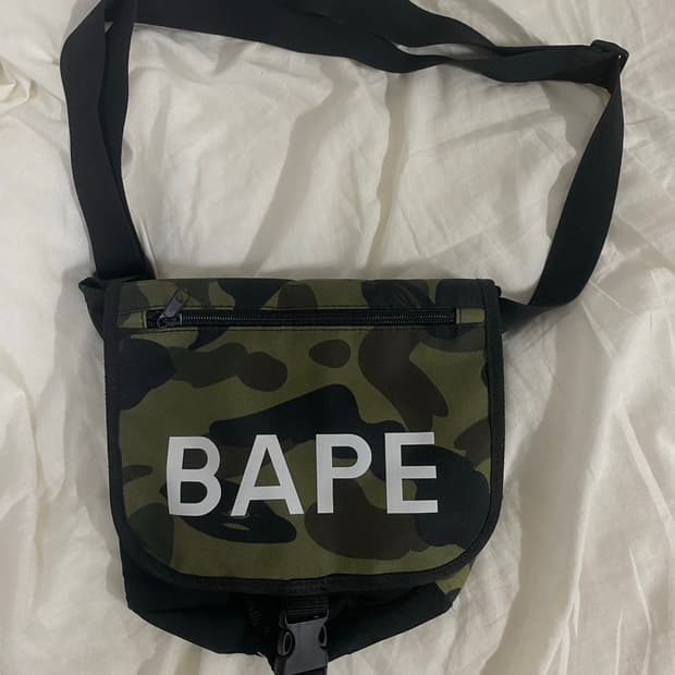 베이프 크로스백