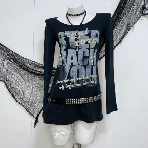 ꒰ঌ 펑투케 큐빅 레터링 롱슬리브 ໒꒱