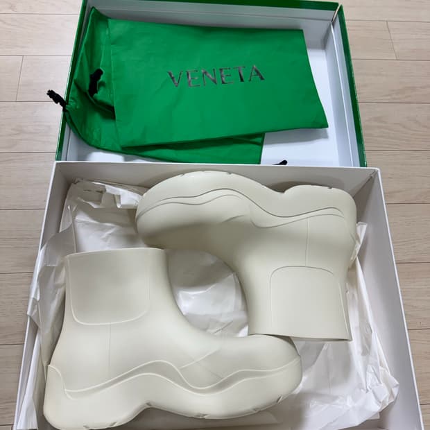 [41] 보테가베네타 퍼들 부츠 씨솔트