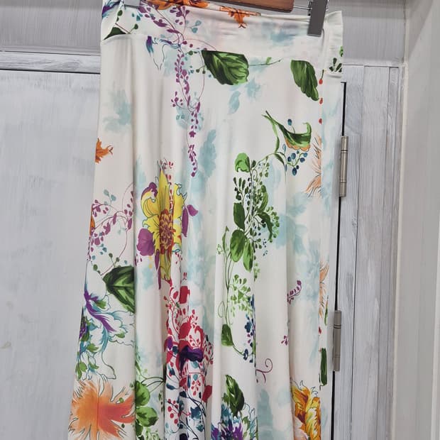 Max Mara flower pattern skirt