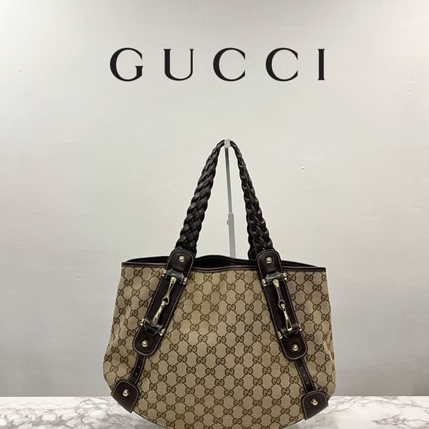 GUCCI 구찌 자가드 수키백