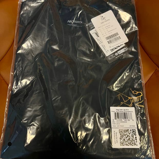 아크테릭스 빅로고 반팔티셔츠 블랙 XL(새상품)