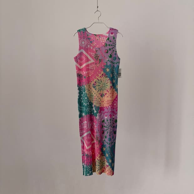 Summer Confetti Pleated Dress