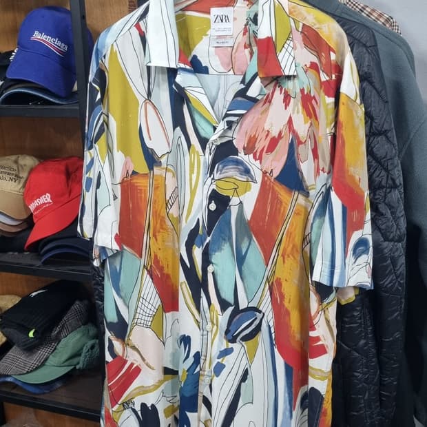 zara) 자라 여름 포인트 반팔셔츠 100~105(L) 상태좋아요~
