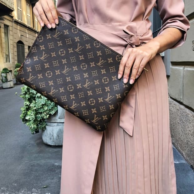 루이비통 에튀보야주MM 클러치/클러치백 새상품급 정품(감정서O)