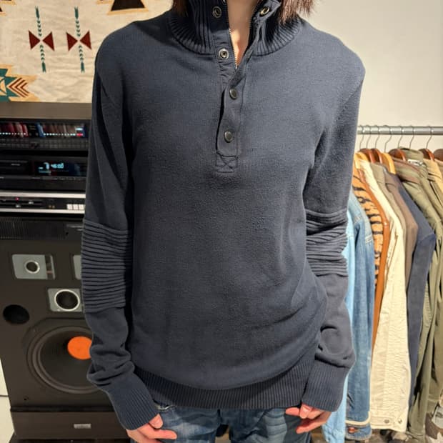 Armani Exchange 헨리넥 스웨터