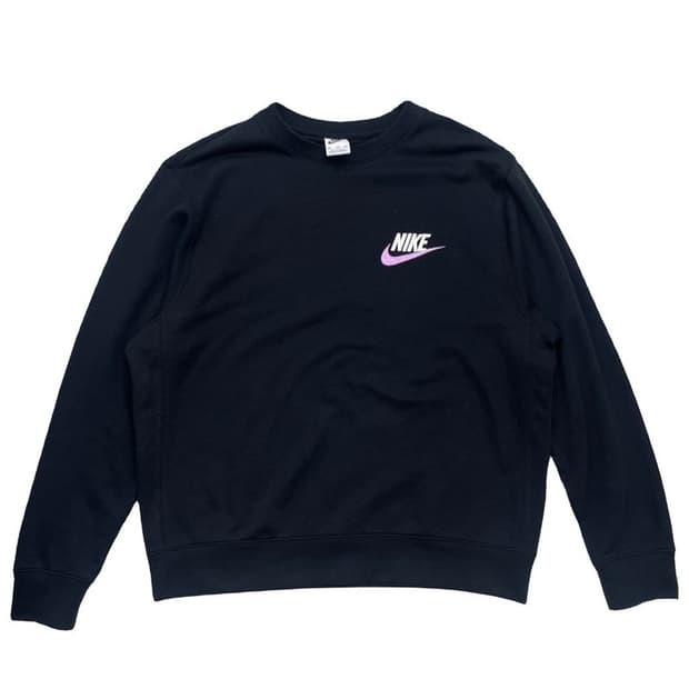 NIKE 자수 로고 맨투맨 블랙 110
