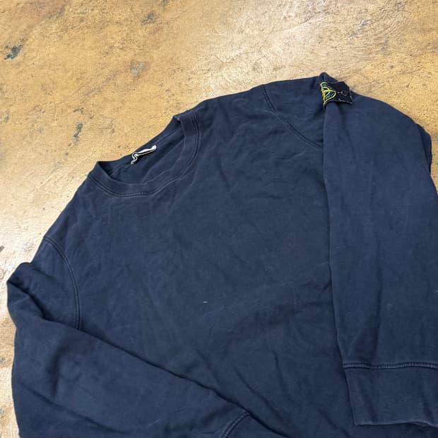 [정품/XXL] 스톤아일랜드 와펜 패치 맨투맨 네이비 b8