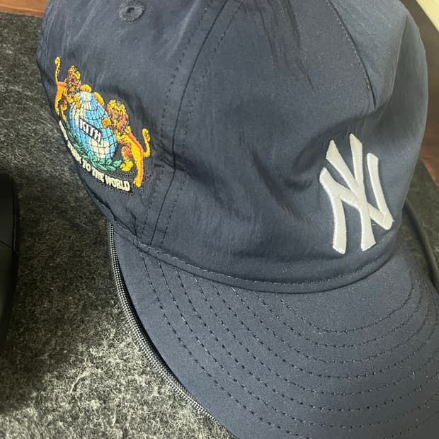 Kith x 뉴에라 뉴욕 양키스 나일론 캡