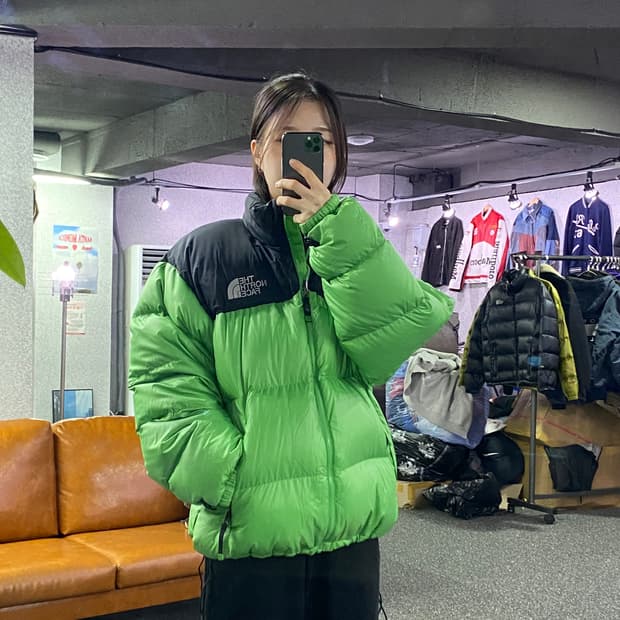 노스페이스 눕시 네온 배색 패딩 B3303