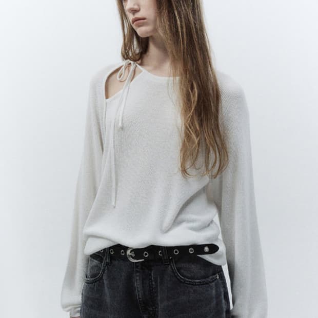 인사일런스우먼 언밸런스 컷아웃 니트 white / s