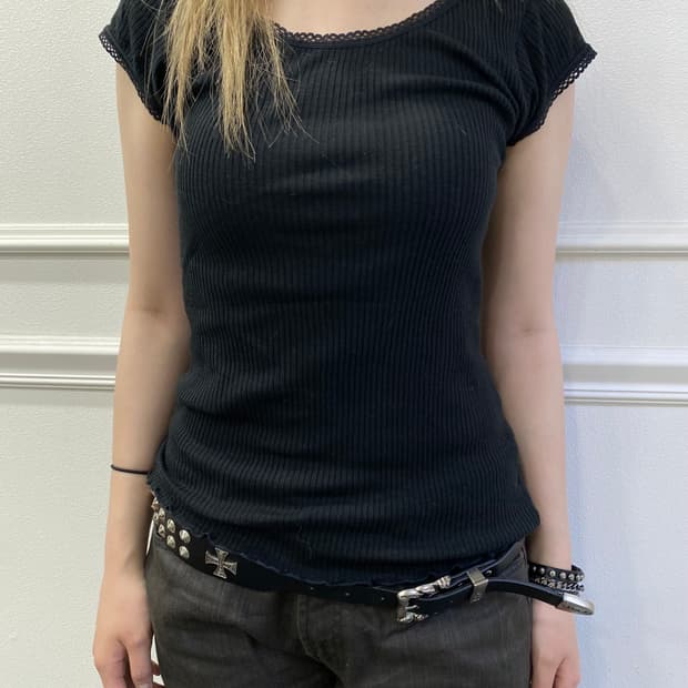 [MILEIL] Black Lace Detail Slim Fit Tee
