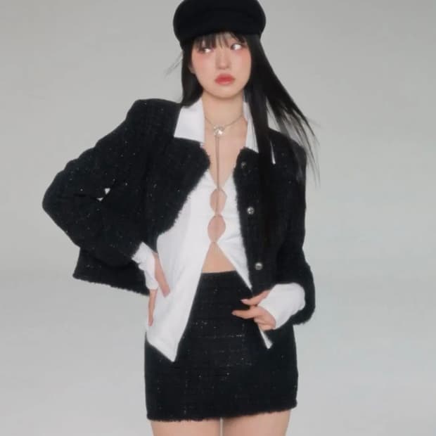 뉴얼린 제니 엠블럼 트위드 자켓 블랙