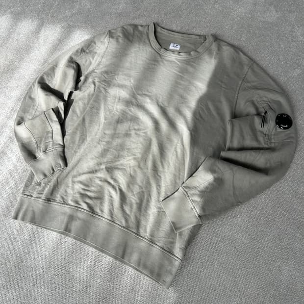 CP컴퍼니 맨투맨 