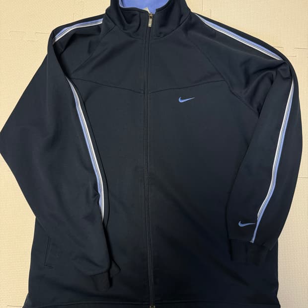 일본 나이키 트랙탑