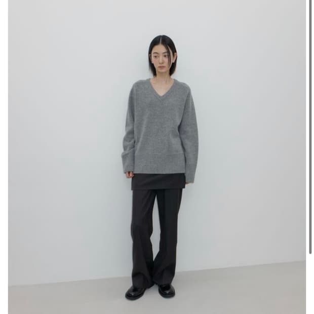 GBH 울 브이넥 스웨터