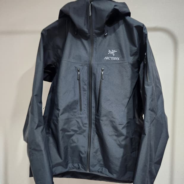 아크테릭스 25ss 알파sv 자켓 블랙 라지