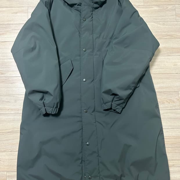 유니클로 엔지니어드 가먼츠 후드 코트 피쉬테일파카