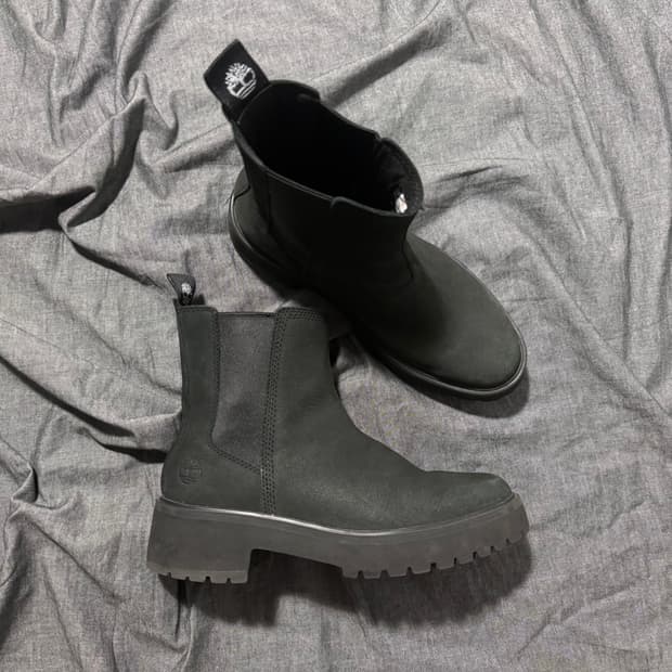 Carnaby Cool Mid Chelsea Nubuck Boots