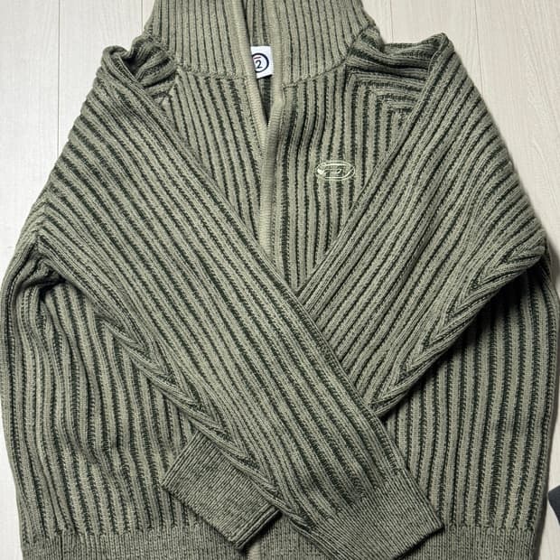 본챔스 입체 투톤 하이넥 니트 집업