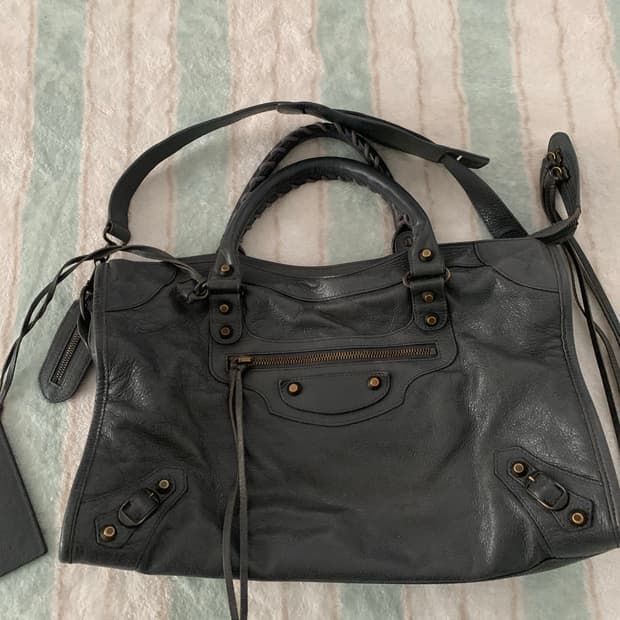 발렌시아가 모터백 시티백 다크그레이 미듐