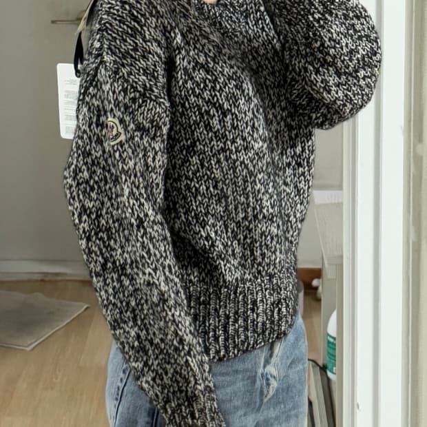 몽클레어 보카시 니트 공용