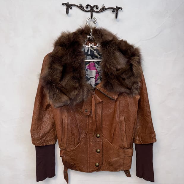 Camel brown lamb skin fox fur warmer jk