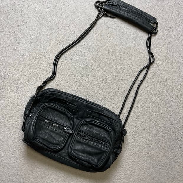 알렉산더 왕 체인 크로스 레더백