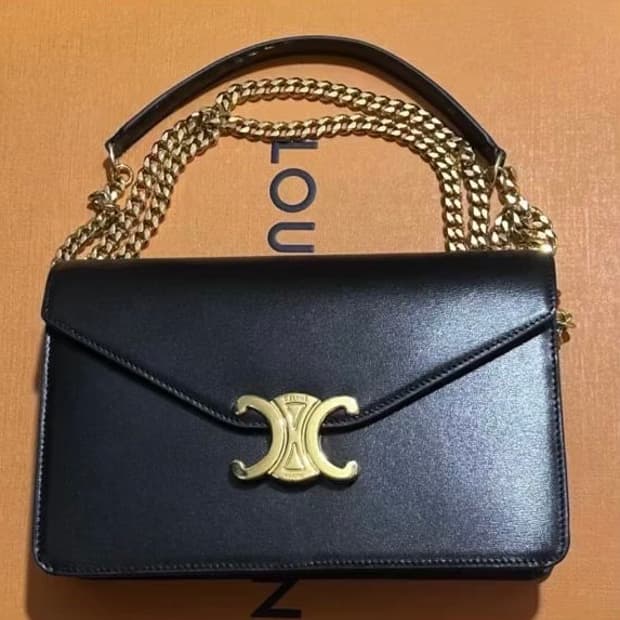 거의 새상품💛 셀린느 마고 체인 지갑