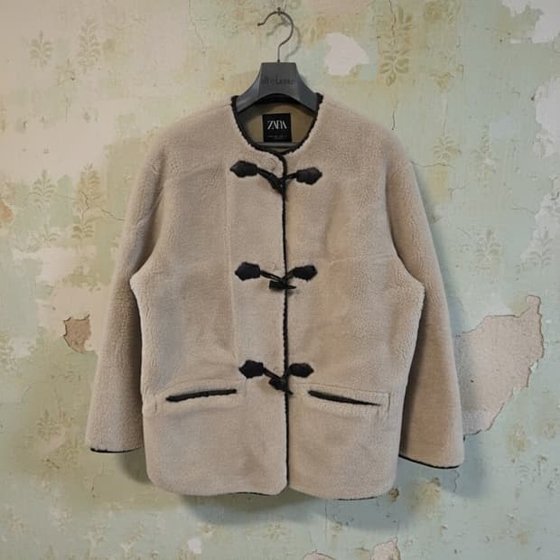 자라 라운드넥 퍼 토글 코트 M (S급)