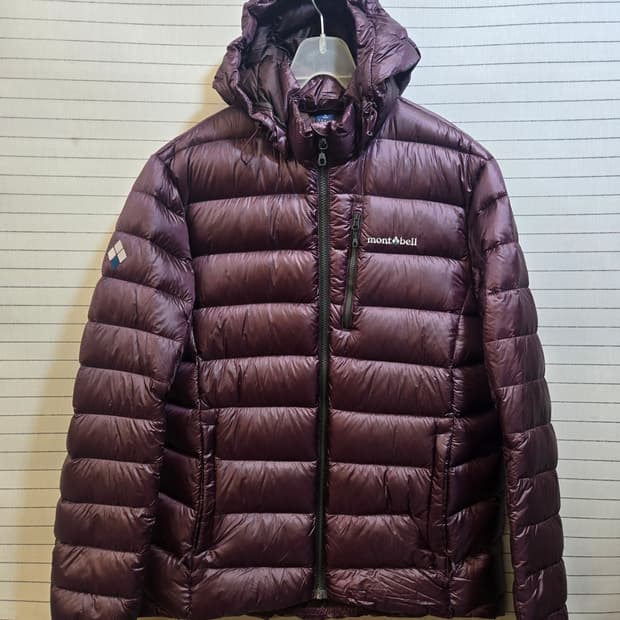 몽벨 경량패딩 버건디후드