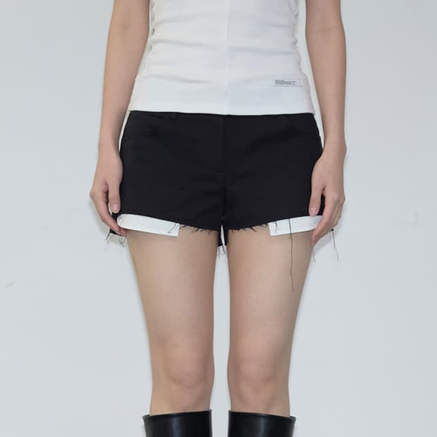 이네기 Exposed Pocket Shorts 쇼츠 (black)