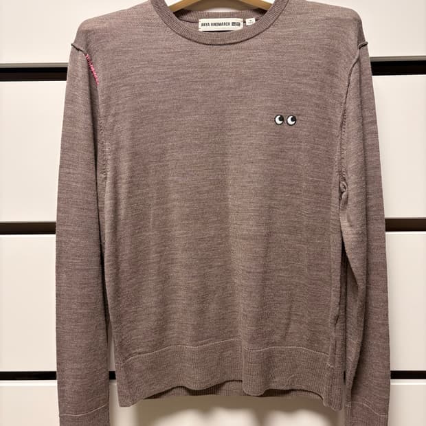 유니클로 X 안야힌드마치 니트 M사이즈