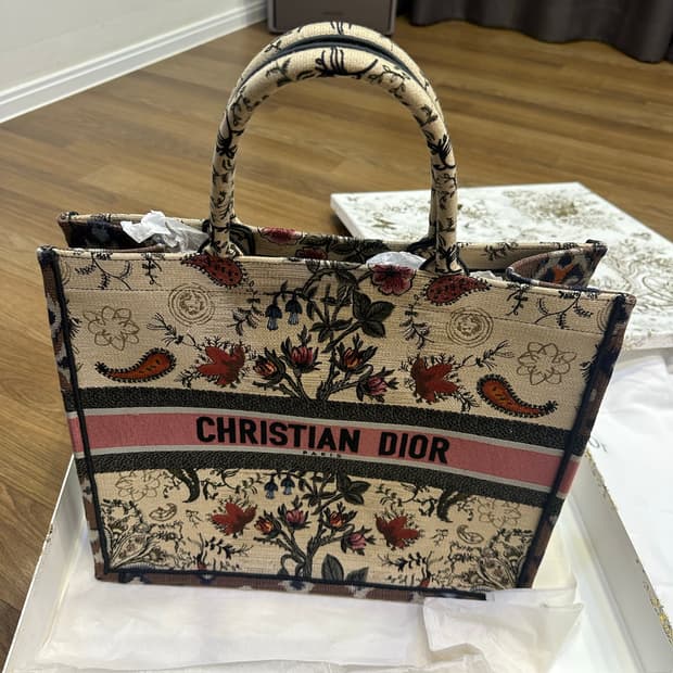 디올북토트백 L사이즈